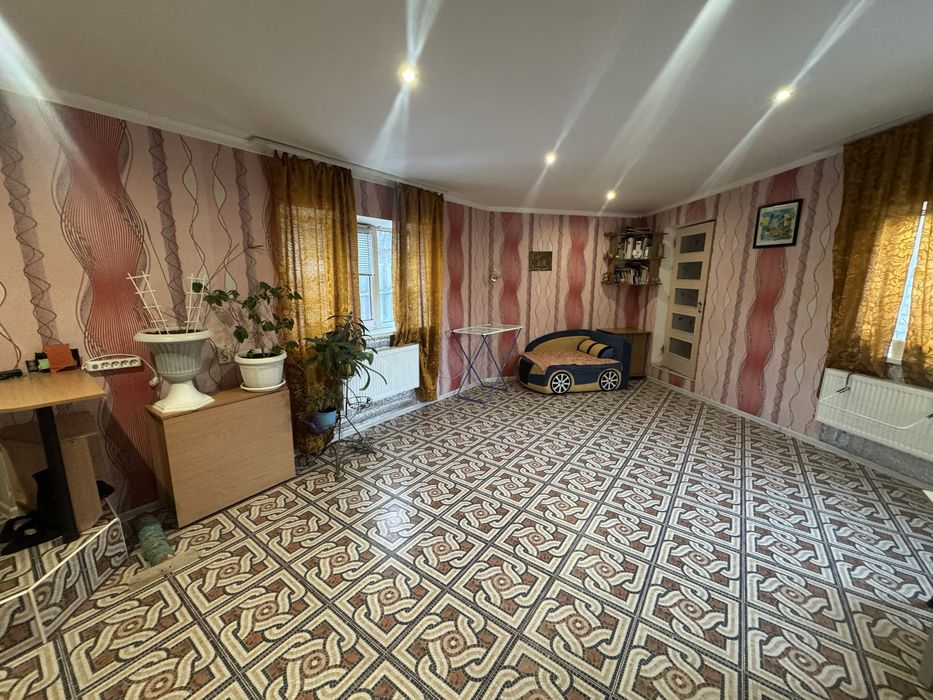 Продам чястину будинку з окремим подвірʼям