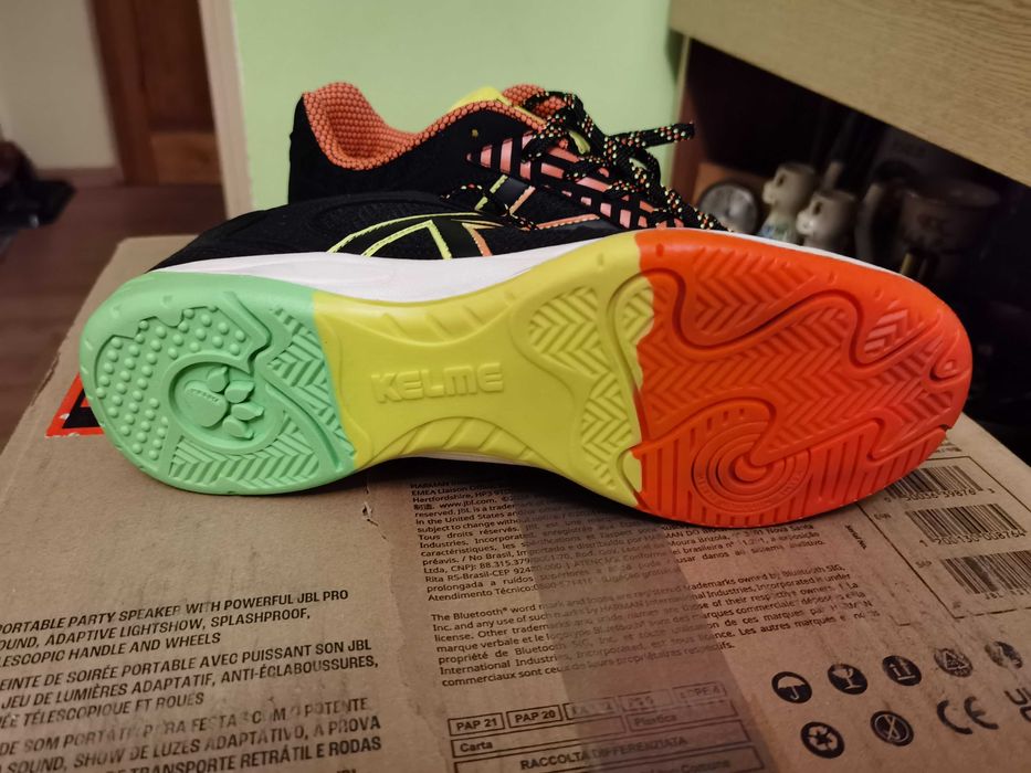 halówki piłka nożna Kelme NOWE rozm. 42,5 - 27.5cm