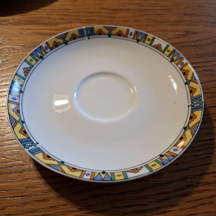Zestaw filiżanek i spodków z porcelany Wałbrzych