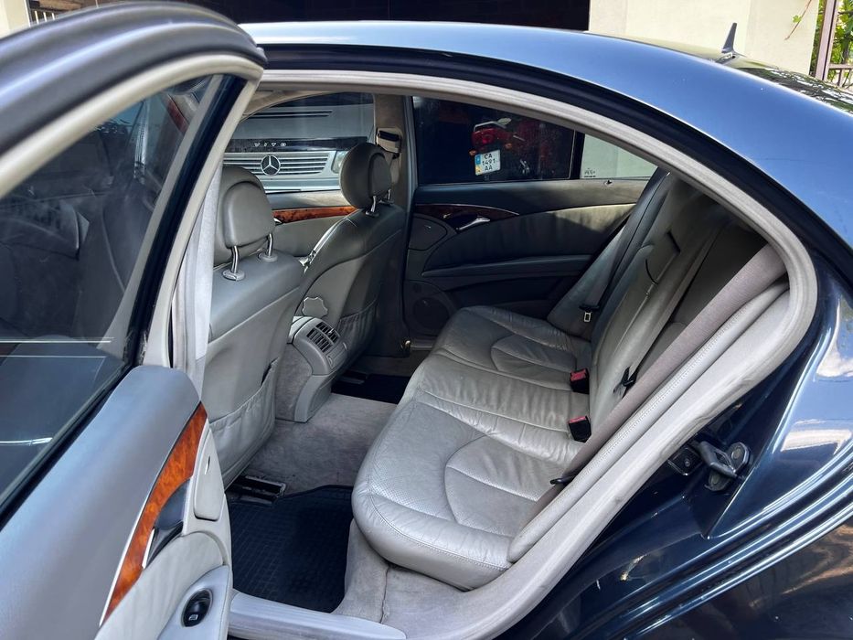 Mercedes W211 E270