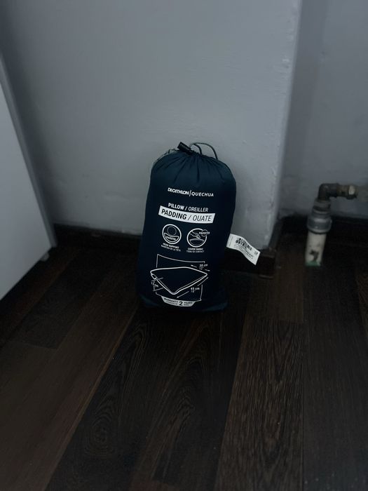 Śpiwór Quechua Arpenaz 20° + poduszka turystyczna Quechua Comfort