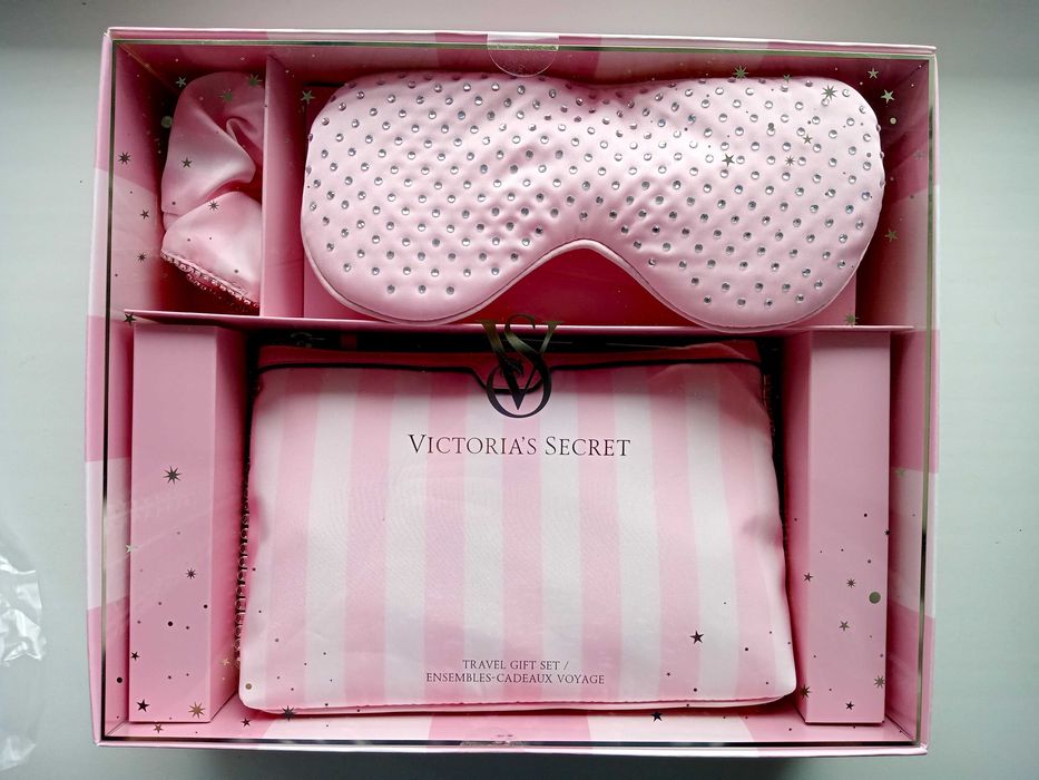 Подарочный набор для путешествий Victoria's Secret Travel Kit Gift Set