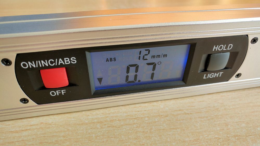 Nível de bolha digital com régua de 400 mm e ímanes de fixação