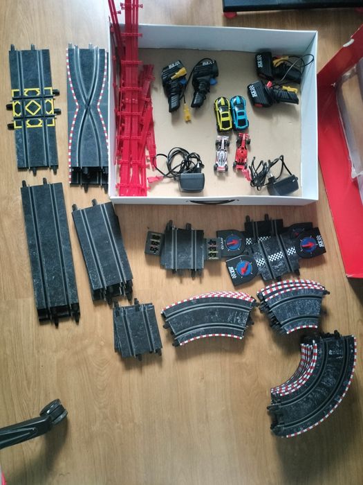 Pista scx com carros e peças extras