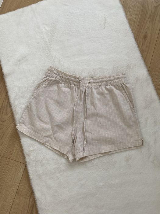 Beżowe krótkie spodenki w paseczki materiałowe S 36 H&M basic
