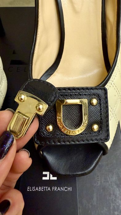 Elisabetta Franchi туфлі босоніжки шкіряні бежеві стьобані на підборах кожаные вінтажні 38