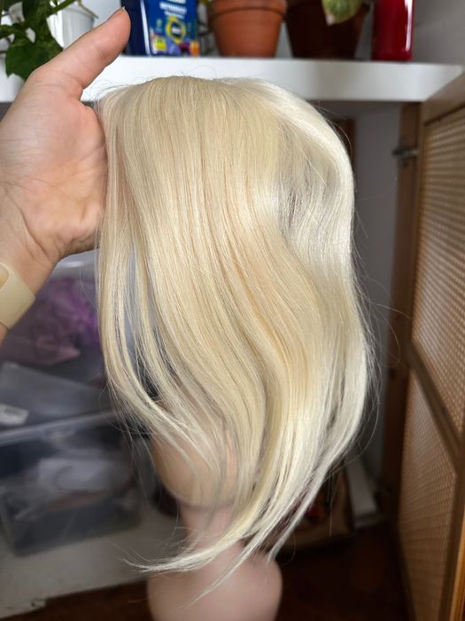 Blond topper z grzywką włosy naturalne