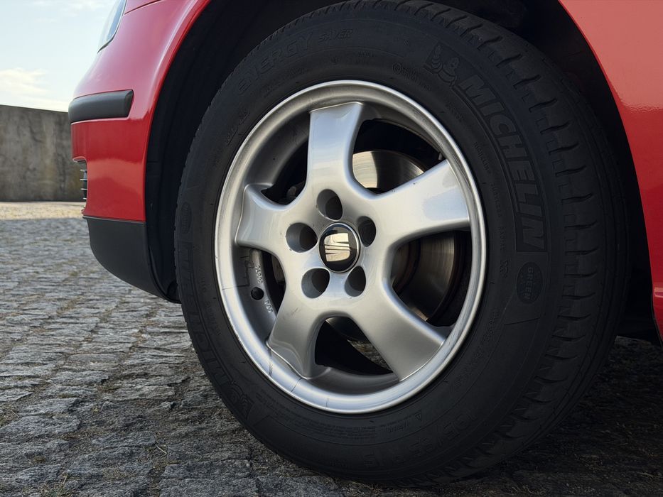 SEAT Leon 1.6 105cv – 108 mil km – Estado Impecável