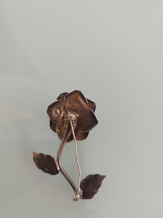 Lindo broche de prata Estado muito bom