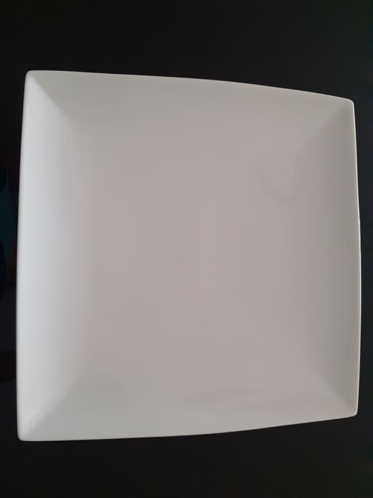 Prato em porcelana