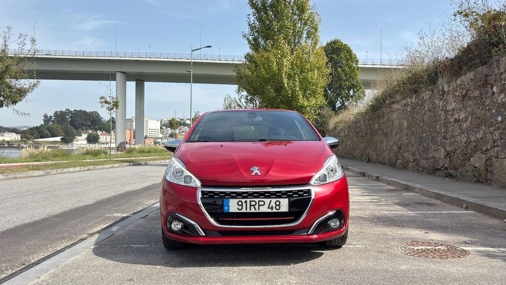 Peugeot 208 1.6 e-THP GTi foto 2