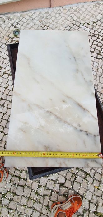 Mesa de TV com pedra mármore