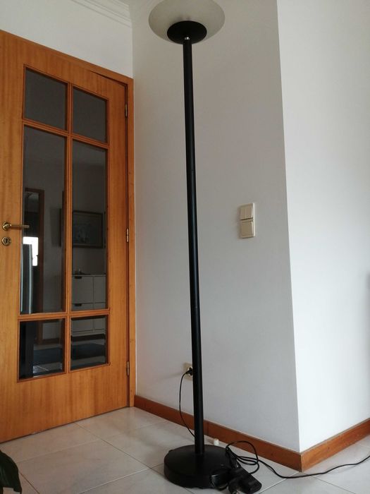 Candeeiro elegante e polivalente