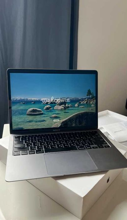 MacBook Air 13" M1 8 Gb 512 SSD (Стан 9.5/10)
