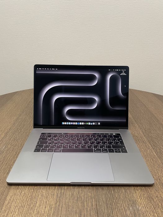 Macbook Pro 15” 2017 512GB(I7/16gb/Radeon560)