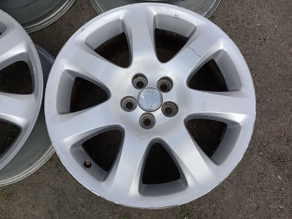 Alufelgi 17 cali 5x100 TOYOTA Avensis Corolla Verso i inne