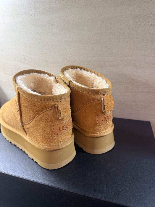 UGG дуже теплі,  нові
