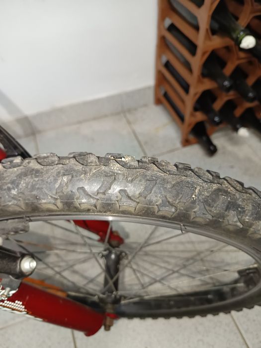 Bicicleta roda 20 com mudanças.