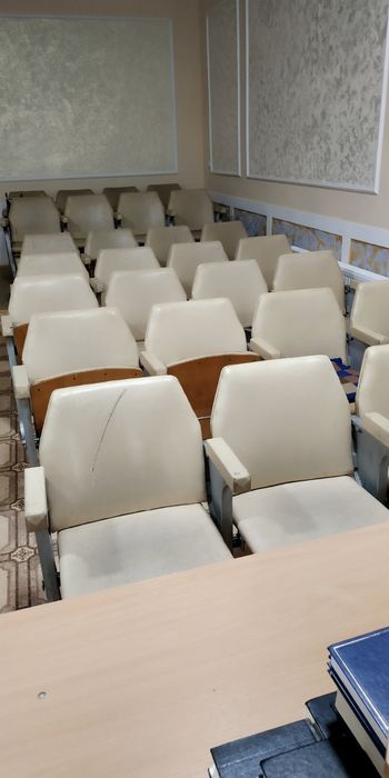Крісла для актового зала