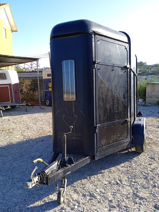 Atrelado reboque roulote 2 cavalos casa arreios