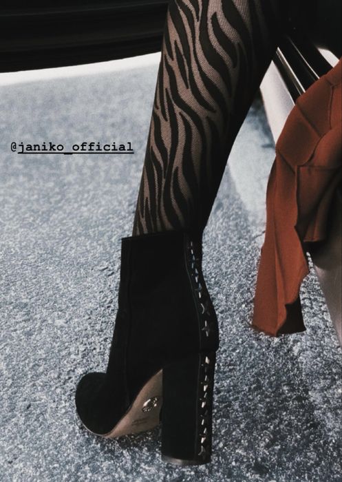 Botas salto em bloco em camurça pretas Janiko