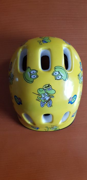 Kask na rower deskorolke i łyżworolki