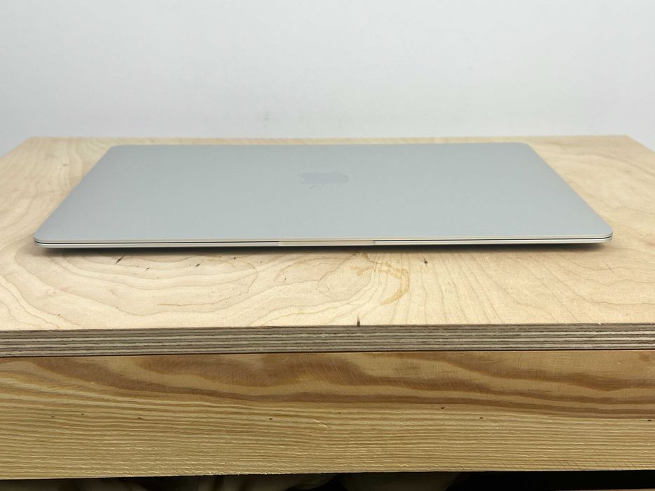 2020 MacBook Air A2337 13" M1 16GB 512GB