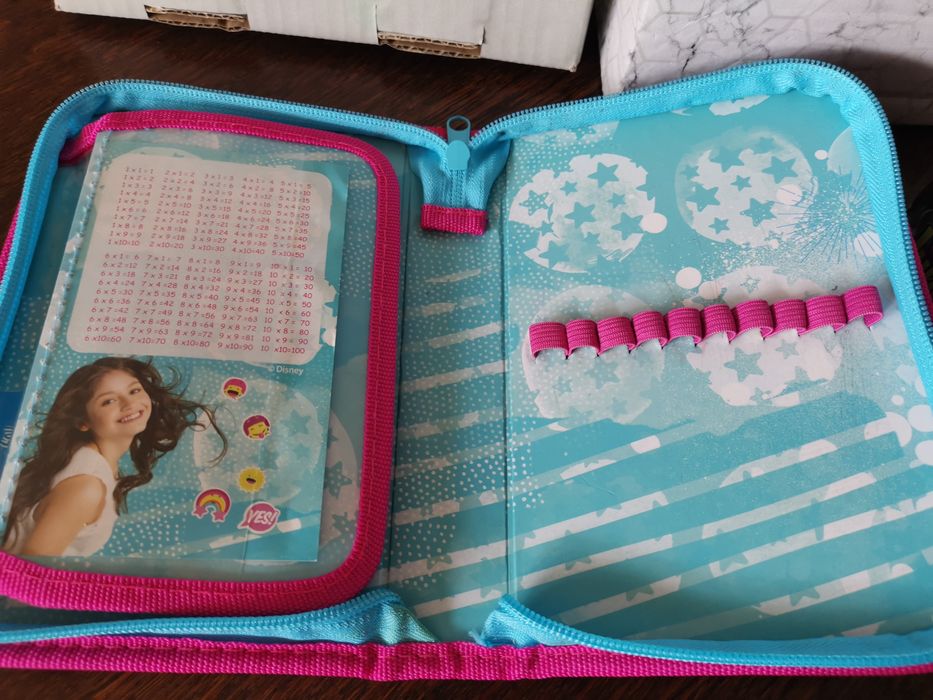 Piórnik z zamkiem i przybornik Soy Luna