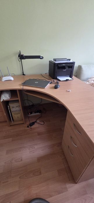 Продам стіл комп’ютерний, письмовий