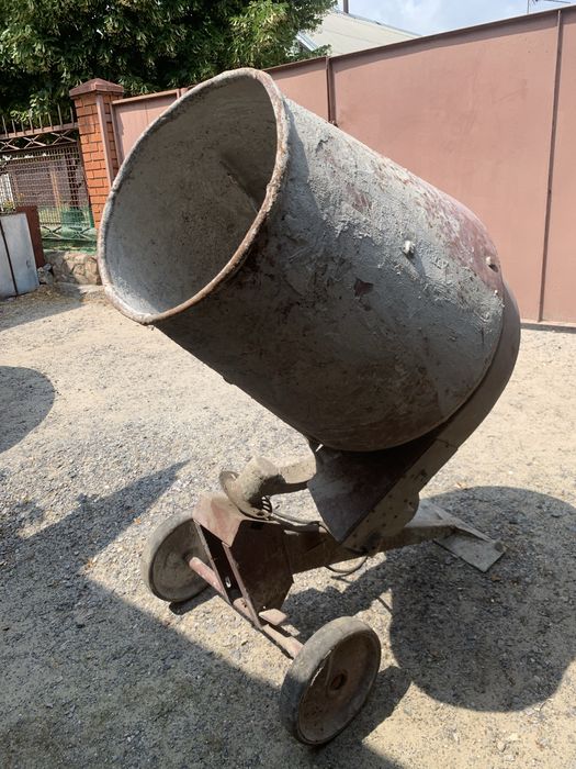 Продам бетономешалку