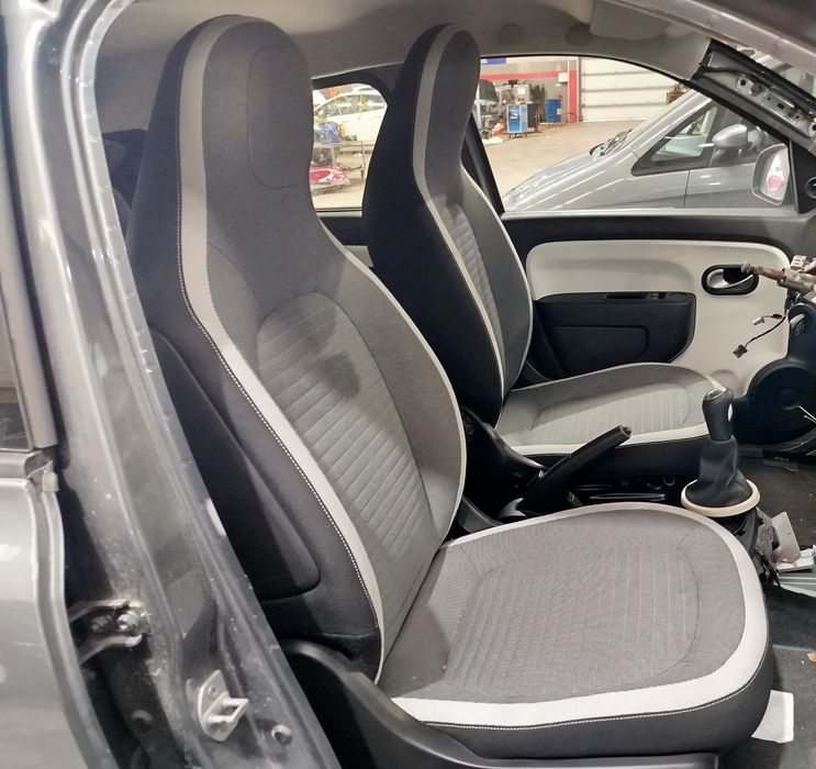 Conjunto de bancos RENAULT Twingo III (BCM_)
