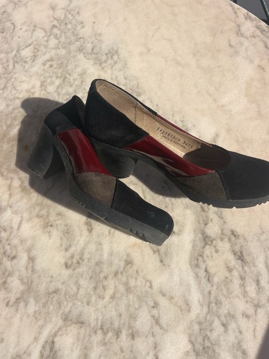 Sapatos de camurça com sola de borracha da FLY