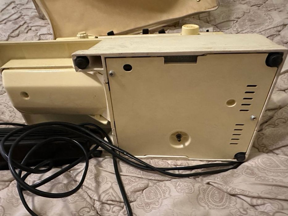 Продам швейную машинку SINGER