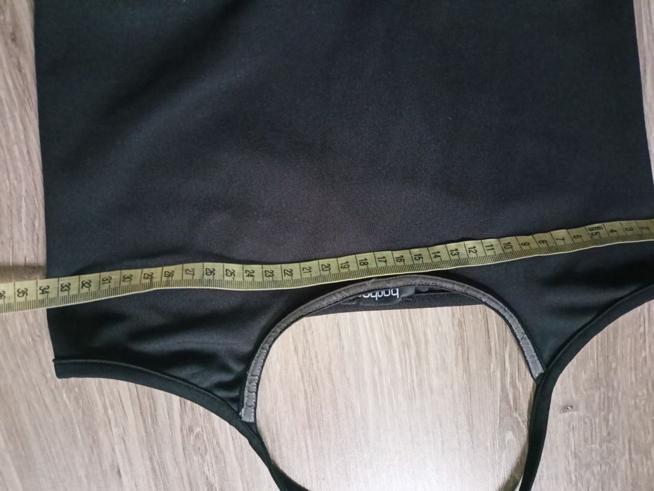 Kombinezon treningowy damski krótki r.s Boohoo