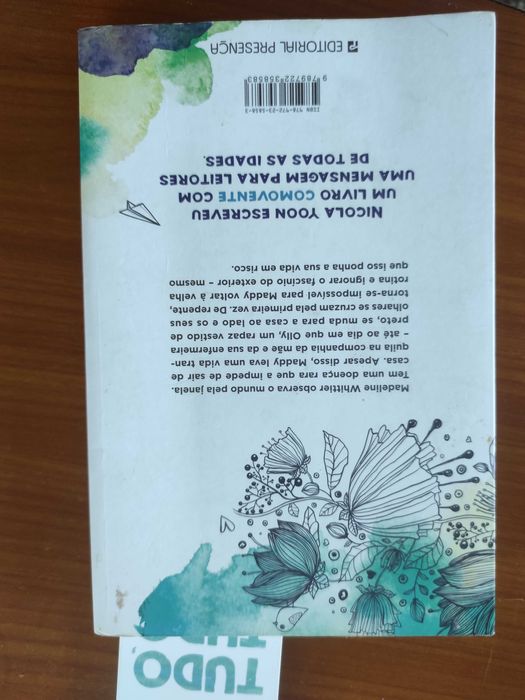 Livro "Tudo, tudo e Nós" de Nicola Yoon