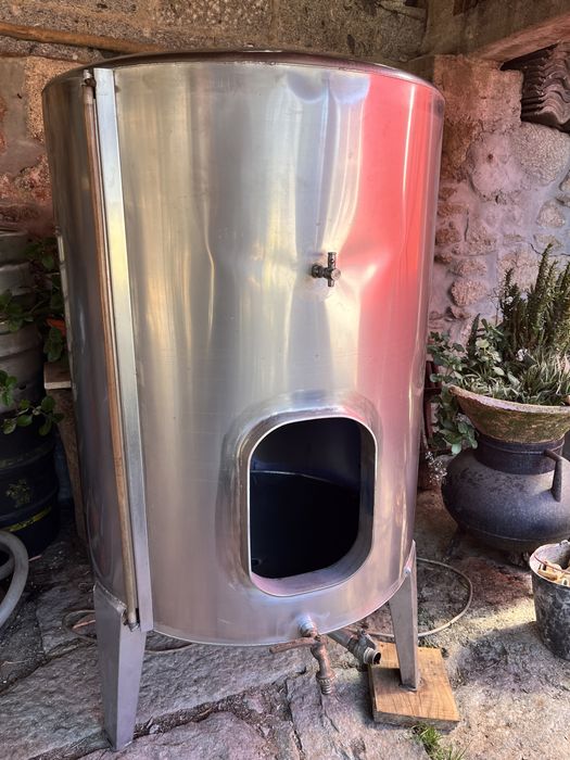 Cubas de vinho 550lts e 1000lts