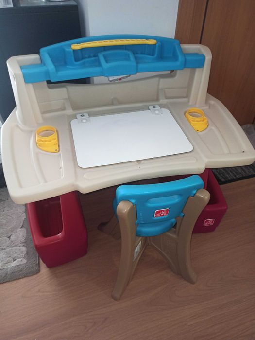 Secretária até 10 anos