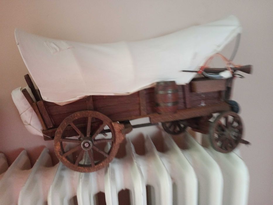 drewniany model dyliżansu