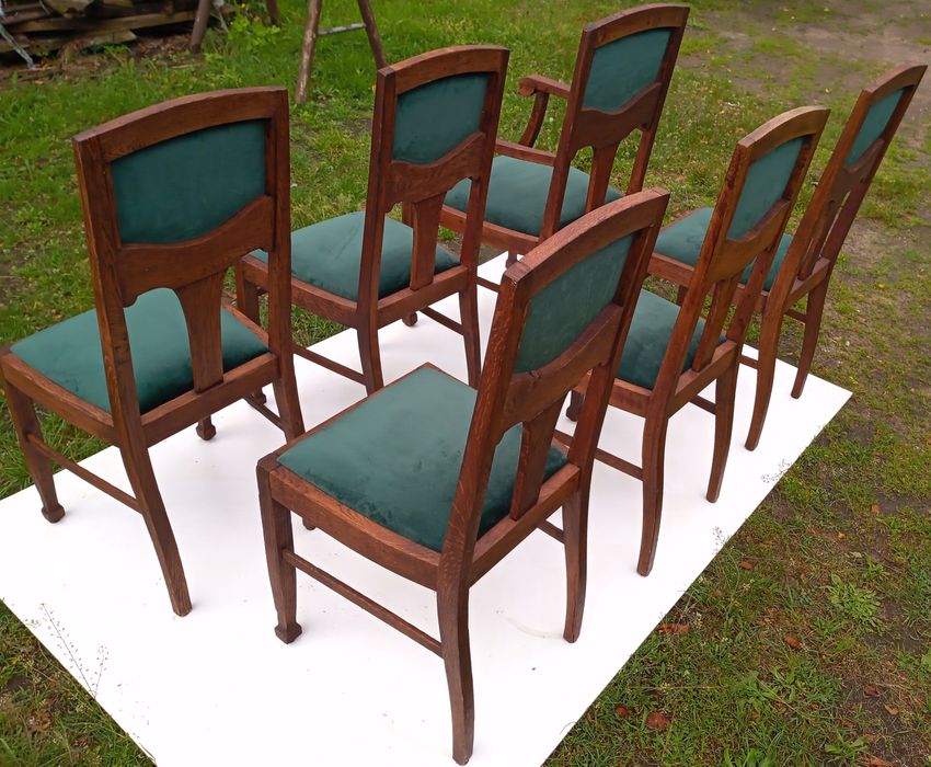 Stół dębowy z krzesłami