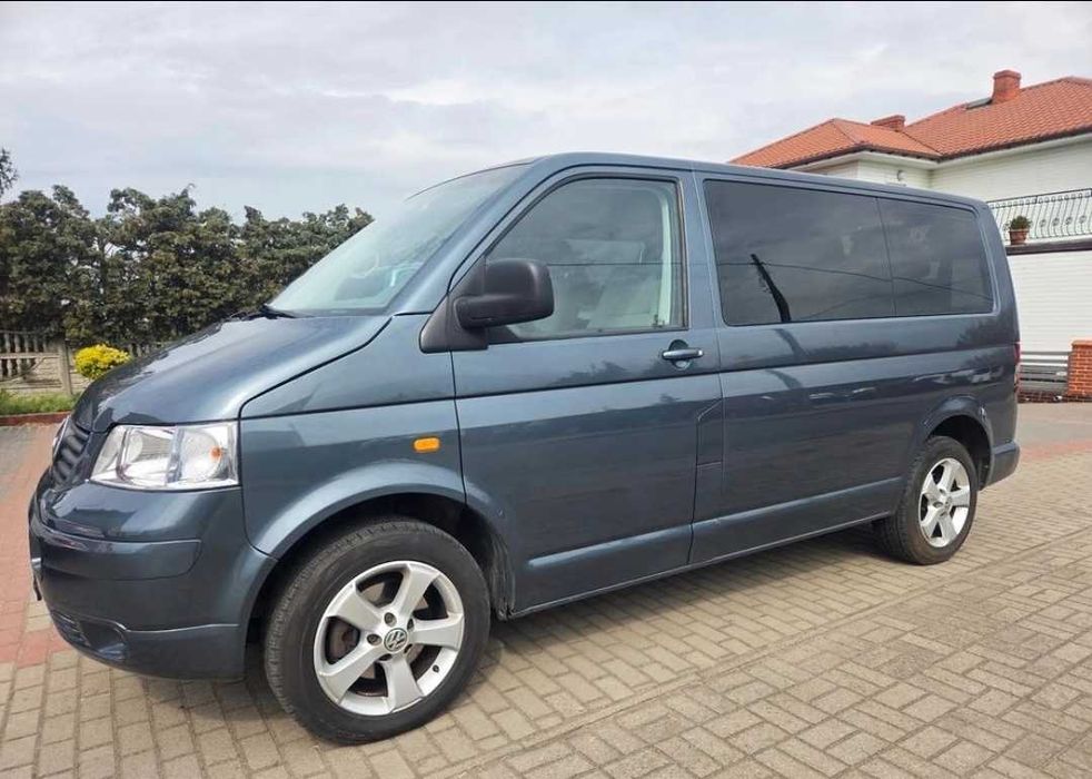 Volkswagen Transporter T5 2006 — надійний робочий бус для потреб ЗСУ