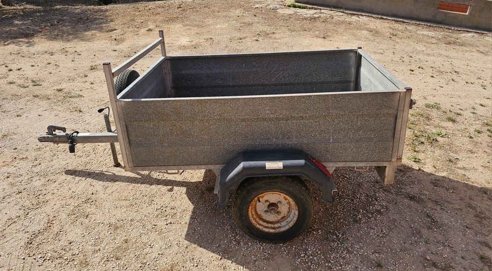Atrelado marca Toniauto, modelo TC2, como novo