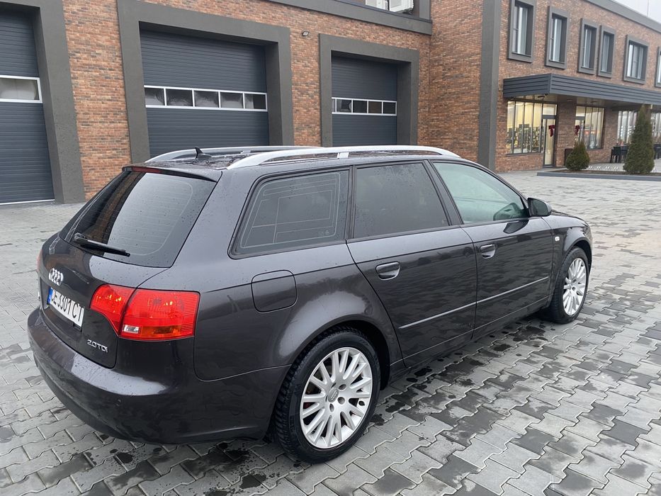 Дуже гарний стан.Колір Сірий.