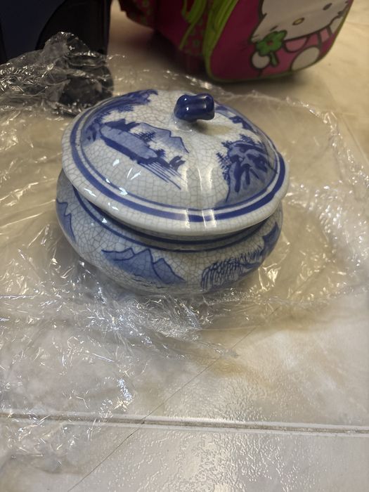 Caixas decorarivas em esmalte azul e porcelana