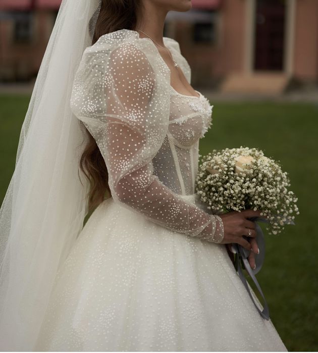 Весільна сукня