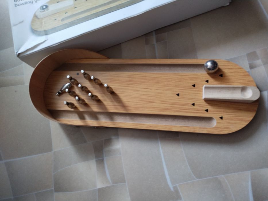 Мини боулинг с металлическими фигурками