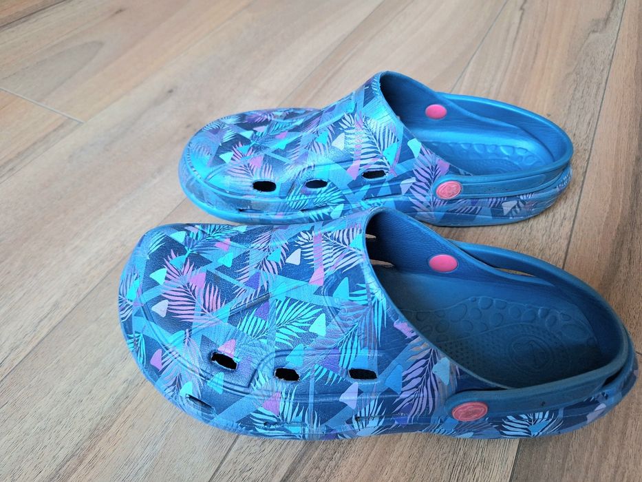 Crocsy unisex roz.41