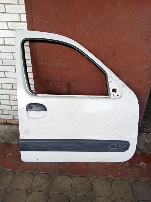 Рено кенго передняя дверь правая и задняя левая