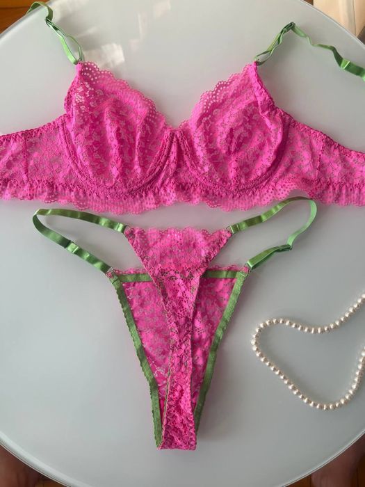 Комплект спідньої білизни бюст та трусики