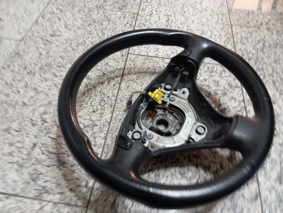 Nowka Kierownica trójramienna skórzana Audi A4 B6 A6 C5