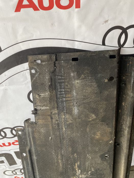 Защита днища кузова Audi A4 B8 / A5 8K0825207D 8K0825208H